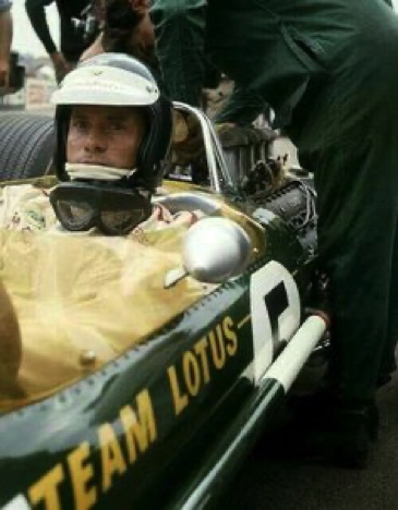 Sur le grille de départ à Silverstone pour une nouvelle victoire... Sur le grille de départ à Silverstone pour une nouvelle victoire...